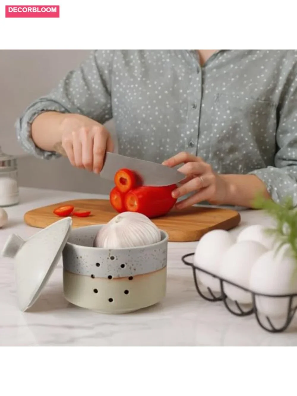 Large Ceramic Garlic Keeper with Lid & Holes, 4